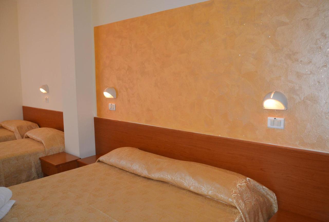 Hotel Karin Marebello エクステリア 写真