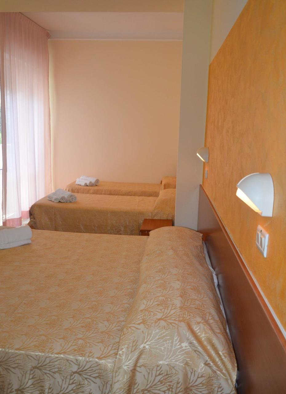 Hotel Karin Marebello エクステリア 写真