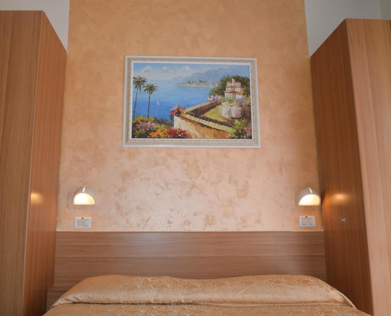 Hotel Karin Marebello エクステリア 写真